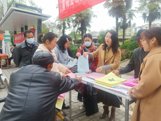 安徽阜南县教育局积极开展宣传民生工程