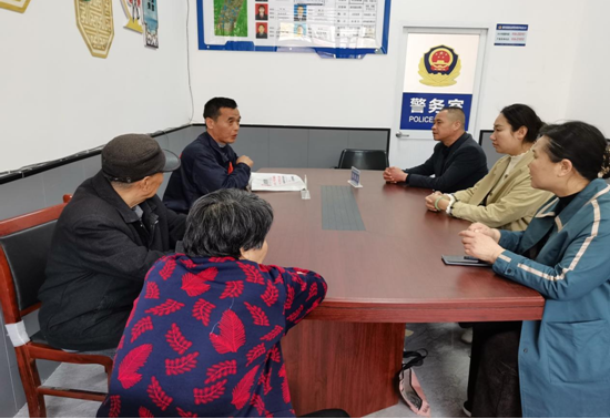 父子买房生纠纷      先锋驿站来帮忙