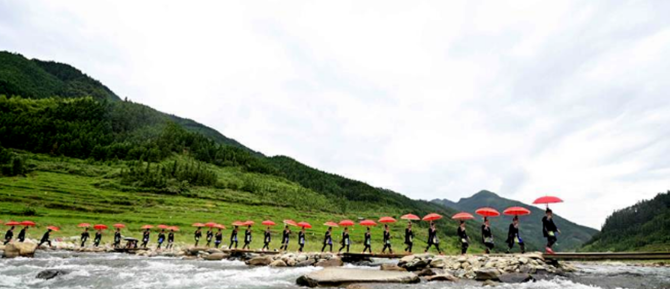“赏三百河山水，醉壮乡风情”——跳水节