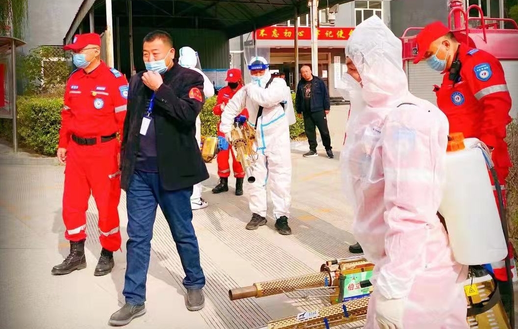 中华志愿者协会应急救援志愿者委员会直属服务队全面开展疫情防控消毒消杀进行时