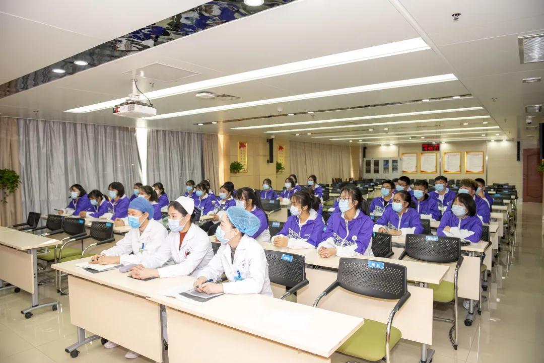 阜阳师范大学首届护理专业新生到六院参观交流