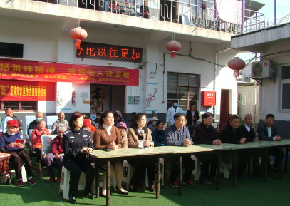 弘扬雷锋精神关爱老人送温暖  ——同爱老年公寓组织老人观看文艺节目