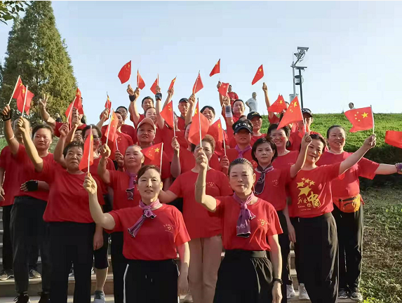 阜阳市爱心演艺协会•公益健身队晨跑庆祝国庆节