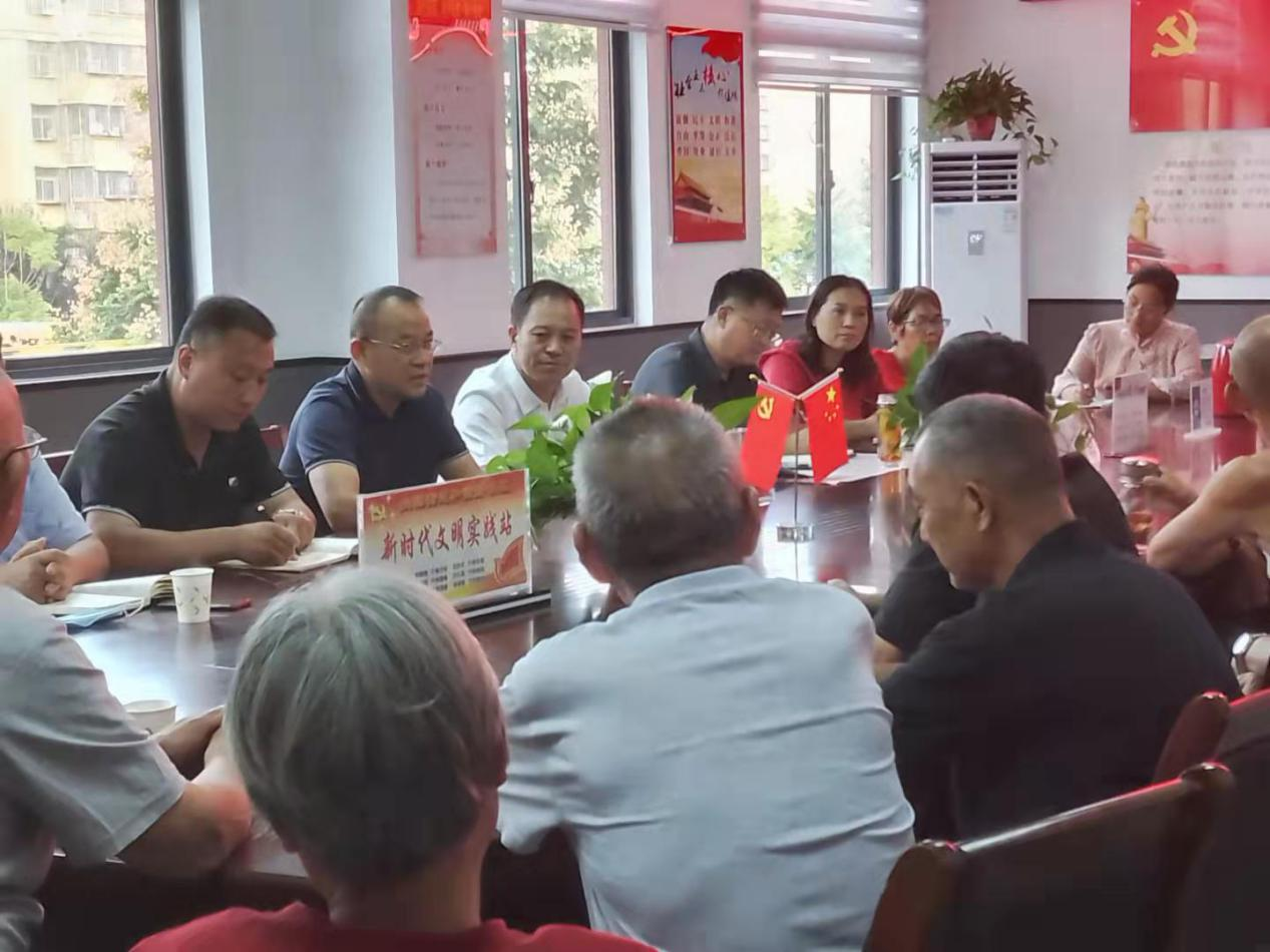 学习贯彻习近平“七一”重要讲话精神宣讲报告会走进和谐路社区