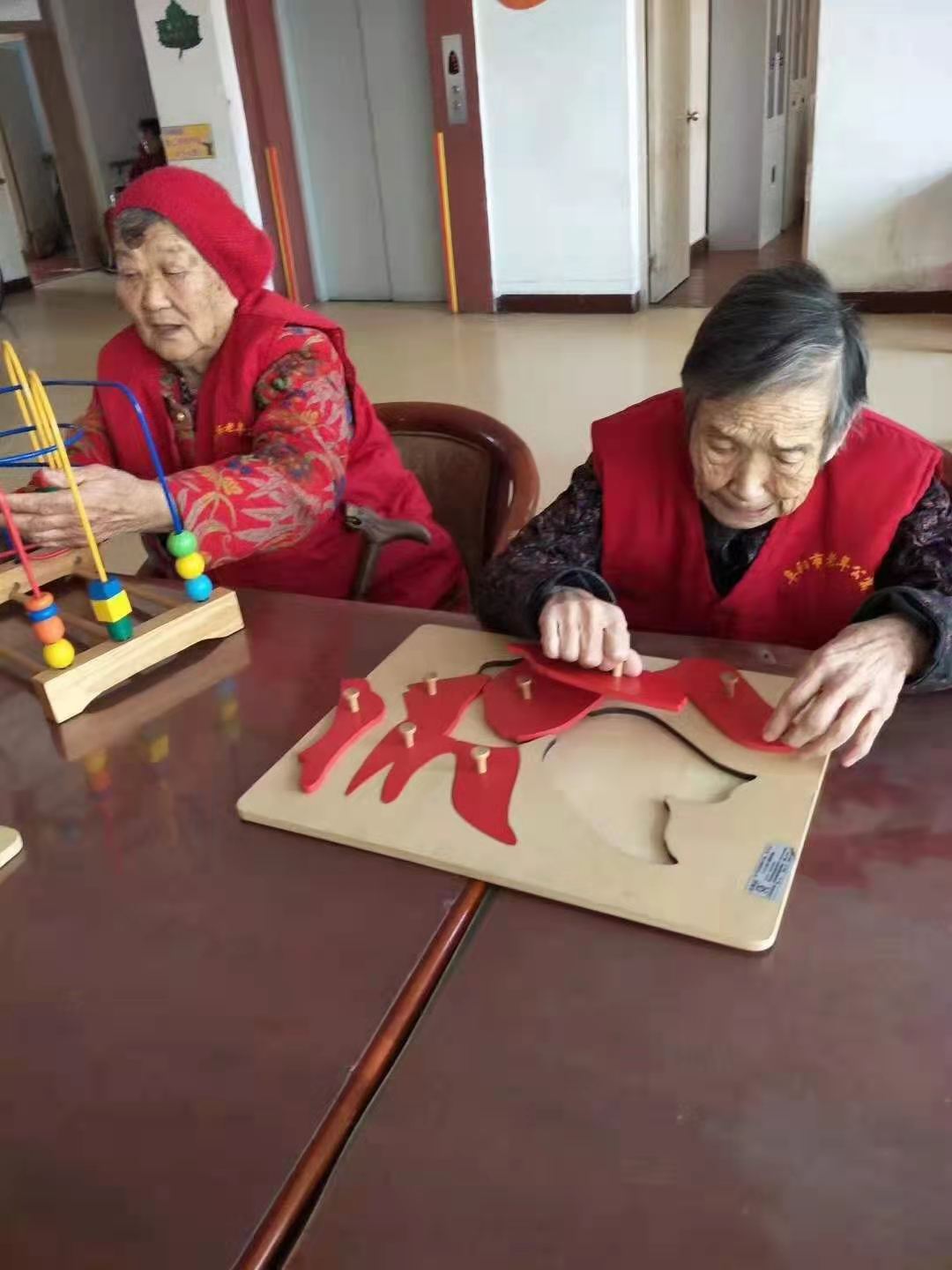红叶林老年公寓向老人家属就探亲发出倡议