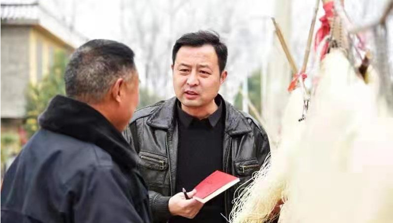 蒋晓磊：做贫困群众的“贴心人”
