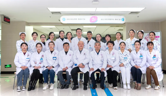 阜阳市妇女儿童医院眼科屈光中心周年庆优惠放送中~近视想摘镜的你，看这里!!!