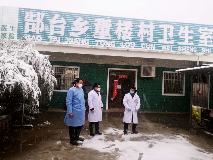 江河医生一直在阜南县郜台乡卫生院住,从初二临晨 过来就没回去过.
