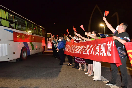 战而无畏，归时无恙！六院援沪医疗队回来啦！