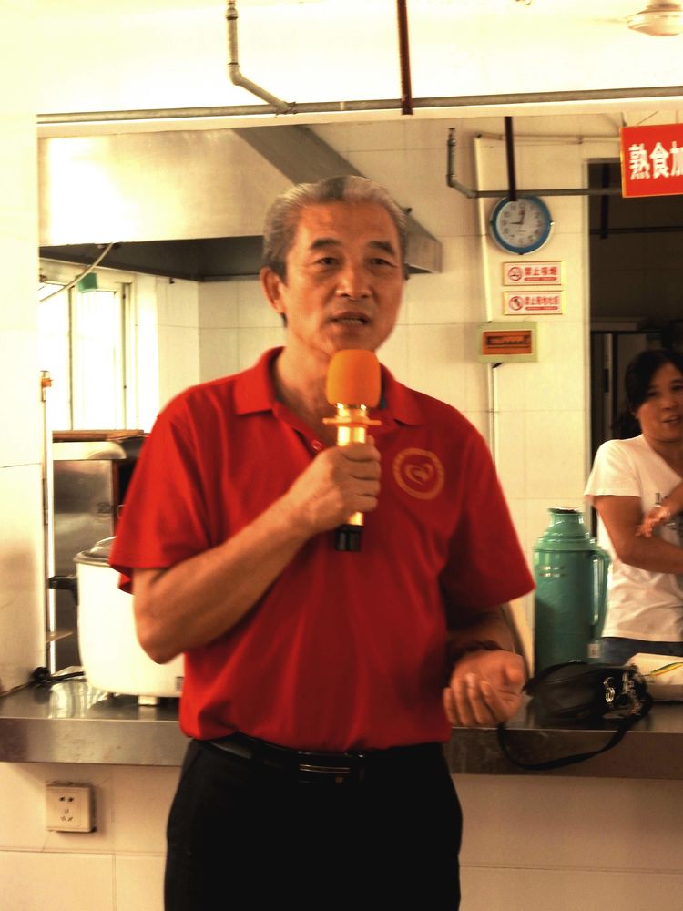 “迎中秋，庆国庆，慰问老英雄”公益活动走进颍州区光荣院