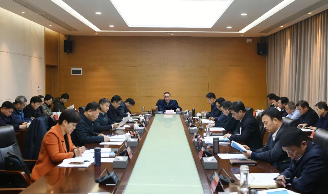 孙正东主持召开市委常委会会议，研究部署统计等工作