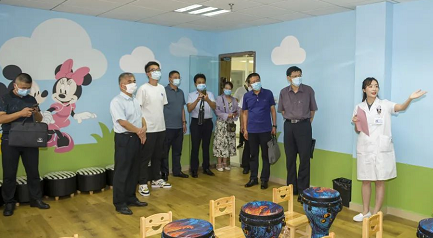 安徽省卫健委妇幼健康处处长饶磊一行到阜阳市妇女儿童医院调研指导工作