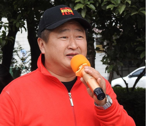 “九九重阳敬老情”——阜阳市爱心公益志愿者协会志愿者与光华街老人共度重阳节