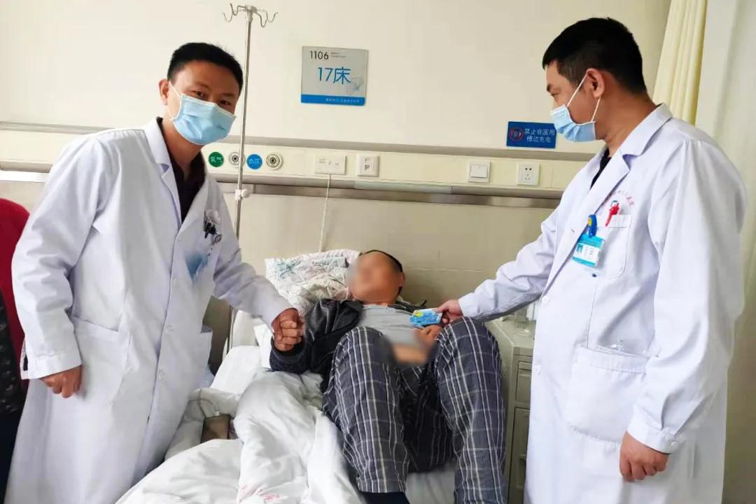 拒收购物卡 暖人暖心显医德
