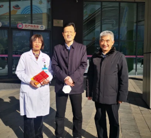 安徽颍州区委区政府领导来院看望慰问党外知识分子代表