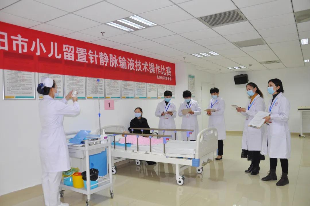 安徽阜阳市妇女儿童医院儿科护士吴曼曼在这场操作比赛中荣获一等奖！