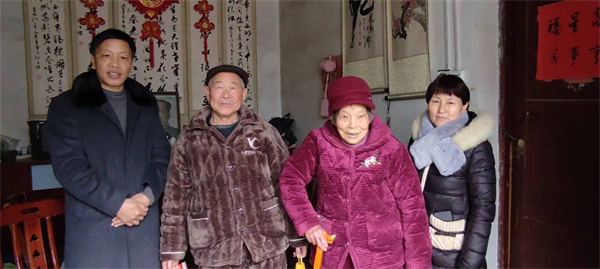 情暖春节 慰问老人