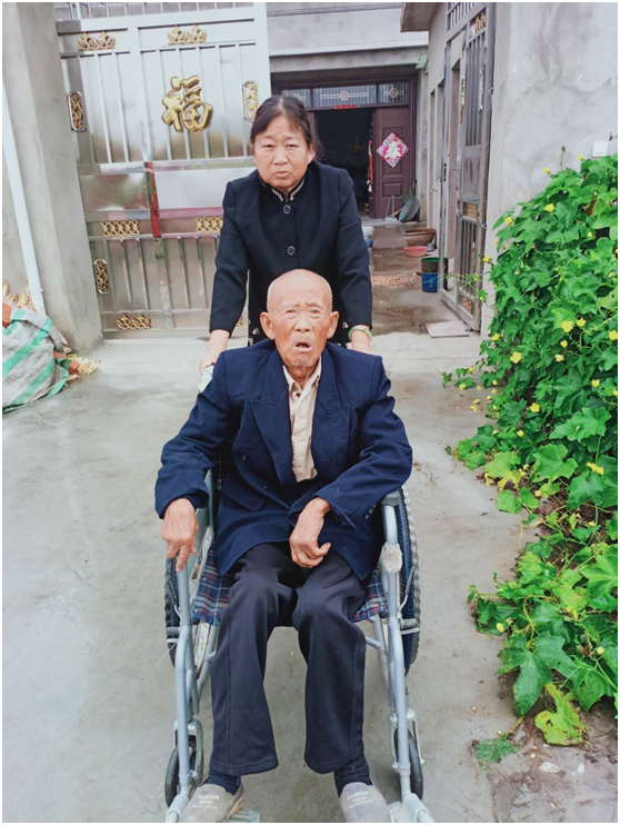 93岁老人夸儿媳