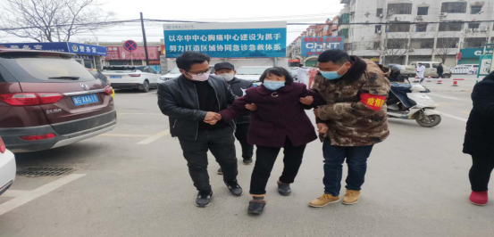热心为民好公仆，助人为乐显真情