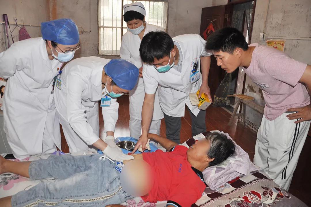 【提升护理质量】延续性护理服务，将关爱带到造口患者家中