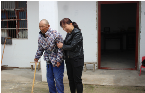 王金彩你就是俺亲爹——记颍东区新华办事处蔡湖居委会王艳孝敬五保老人的先进事迹