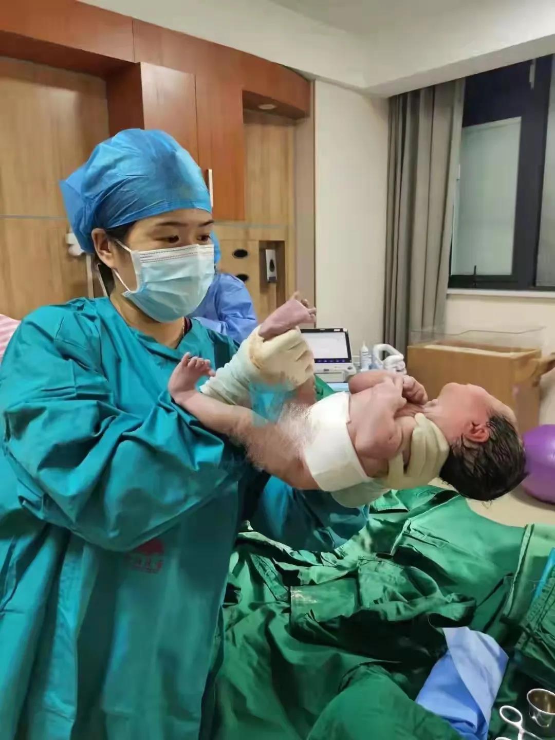 阜阳市妇女儿童医院数字家庭化产区喜迎首个顺产宝宝！
