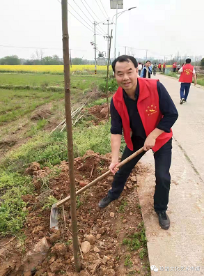 润东：小草与阳光（外十六首）