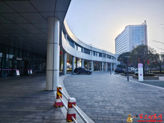 当你在春节期间来到妇女儿童医院，你会看到