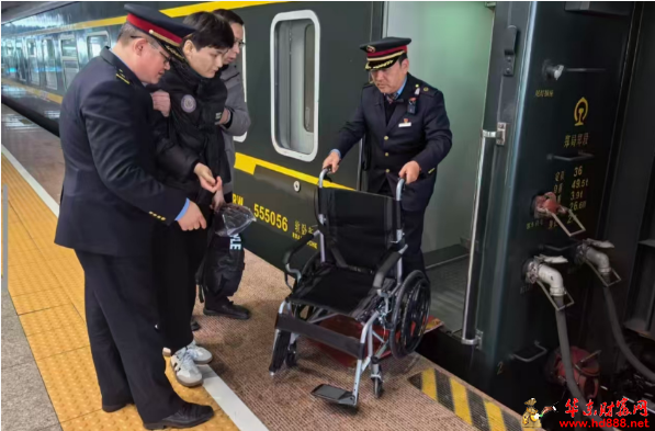 上海三队南沪四组：暖心相助，温情满旅途 &mdash;&mdash;K1107次列车为轮椅旅客提供&ldquo;无缝衔接&rdquo;服务