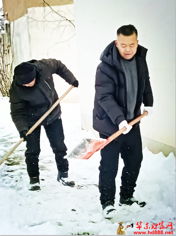 风雪中的&ldquo;连心路&rdquo; &mdash;&mdash;安徽颍州区王店镇余庄村干群携手破冰除雪暖人心
