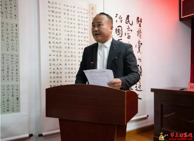 以诗为舟、以真为本，听诗人张抱岩讲座兼读《雨中》，太震撼了！